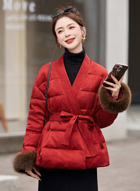 狐狸毛袖口系带新年红羽绒服女2025新款V领宽松白鸭绒外套AH8176