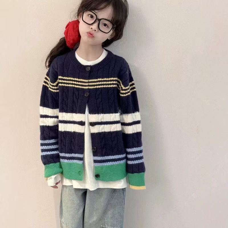 女孩开衫卫衣超好看潮服潮宝小外搭时尚女生服饰流行外出服穿搭