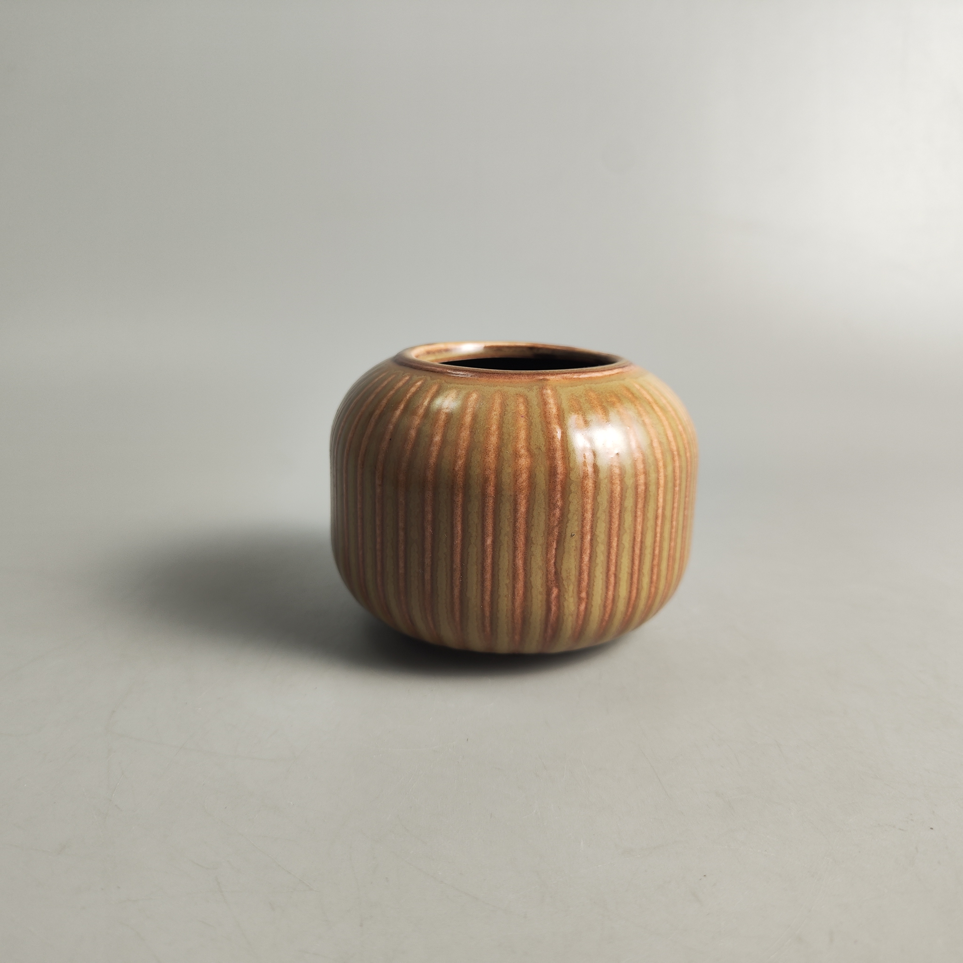 复古质朴陶瓷罐子创意装饰