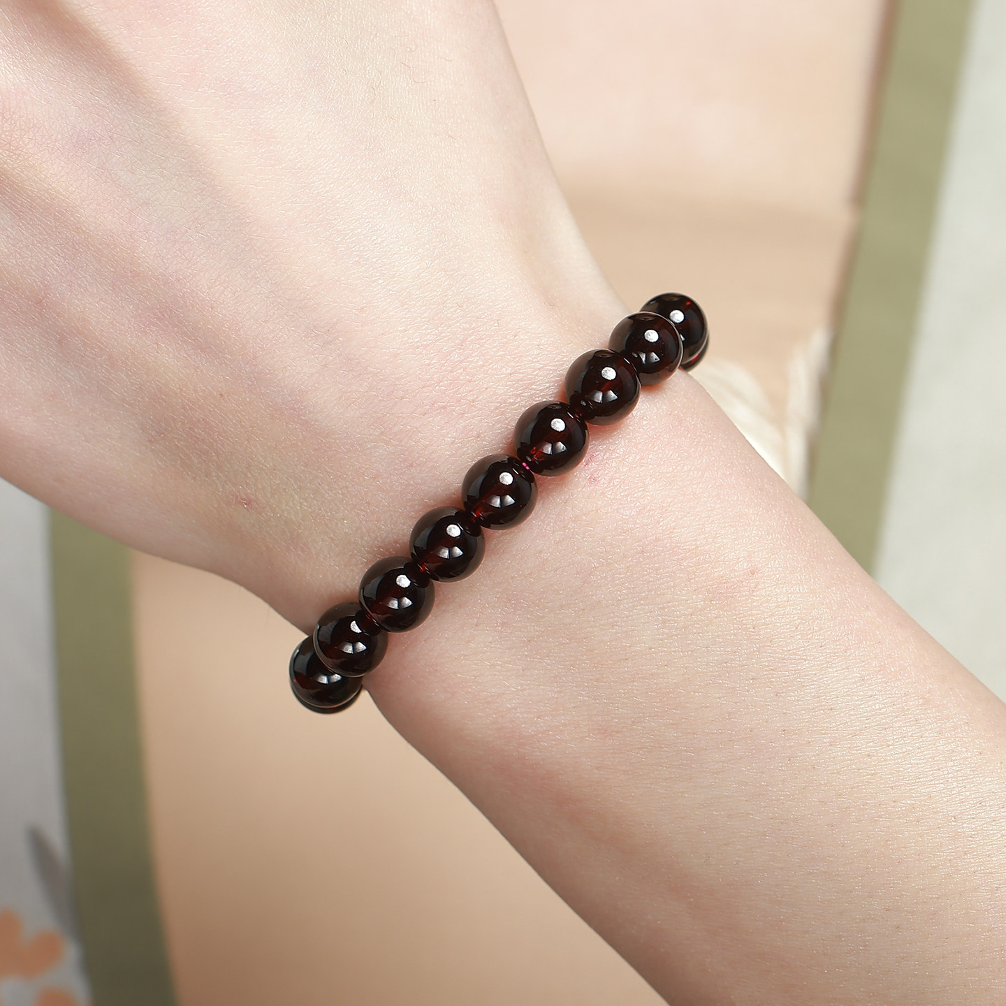 纯天然石榴石手串女款单圈散珠真原石珠子全净体水晶串珠酒红手链