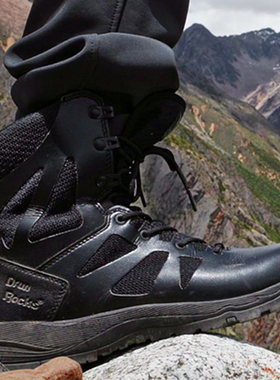 新款君洛克飞鱼8.2超轻作战靴男士夏季透气黑色轻便战术靴D19802