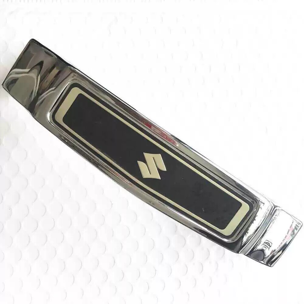 适用于豪爵铃木太子GN125摩托车前减震器字牌前叉字牌装饰标志