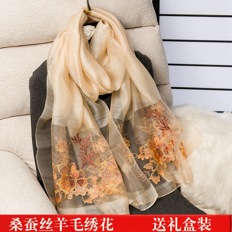 高档真丝桑蚕丝刺绣丝巾女秋冬季礼物披肩妈妈围巾送长辈