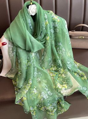 绿色碎花防晒围巾女春秋薄款长丝巾夏季旅游沙滩披肩两用纱巾外搭