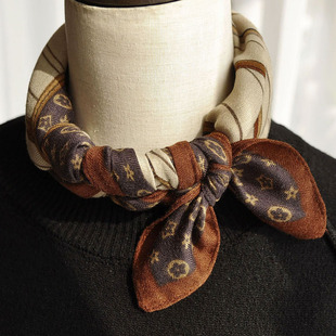 复古小方巾女春秋叠搭装饰百搭高级感护颈围巾咖色丝巾头巾绑腰