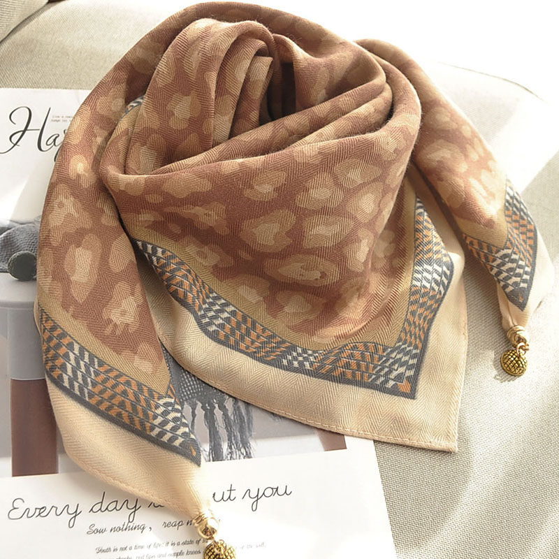 豹纹磁吸扣丝巾小方巾女春秋棉质手感保暖护颈围巾韩版装饰小领巾