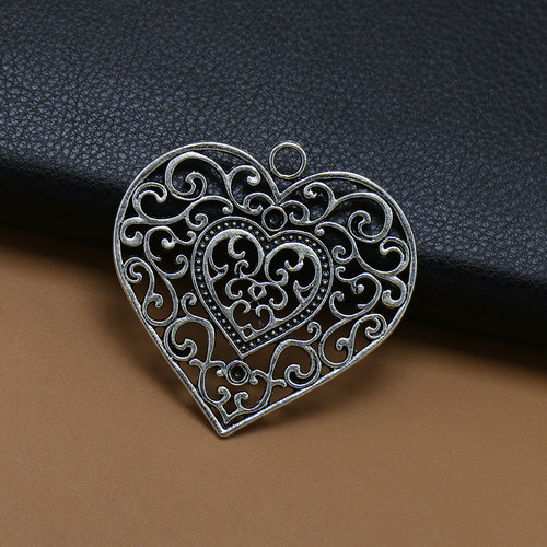 义乌小饰品配件 古银色合金精美镂空花纹心连心吊坠 DIY手工材料