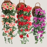 Стена -Связь с цветочным моделированием розовые фальшивые цветочные цветочные роттаны внутренняя гостиная.