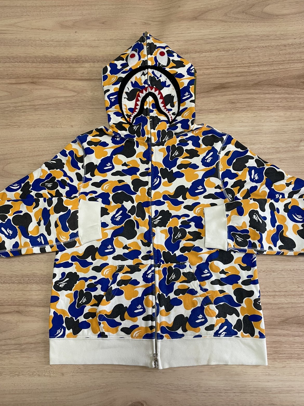 BAPE前桥限定鲨鱼连帽卫衣