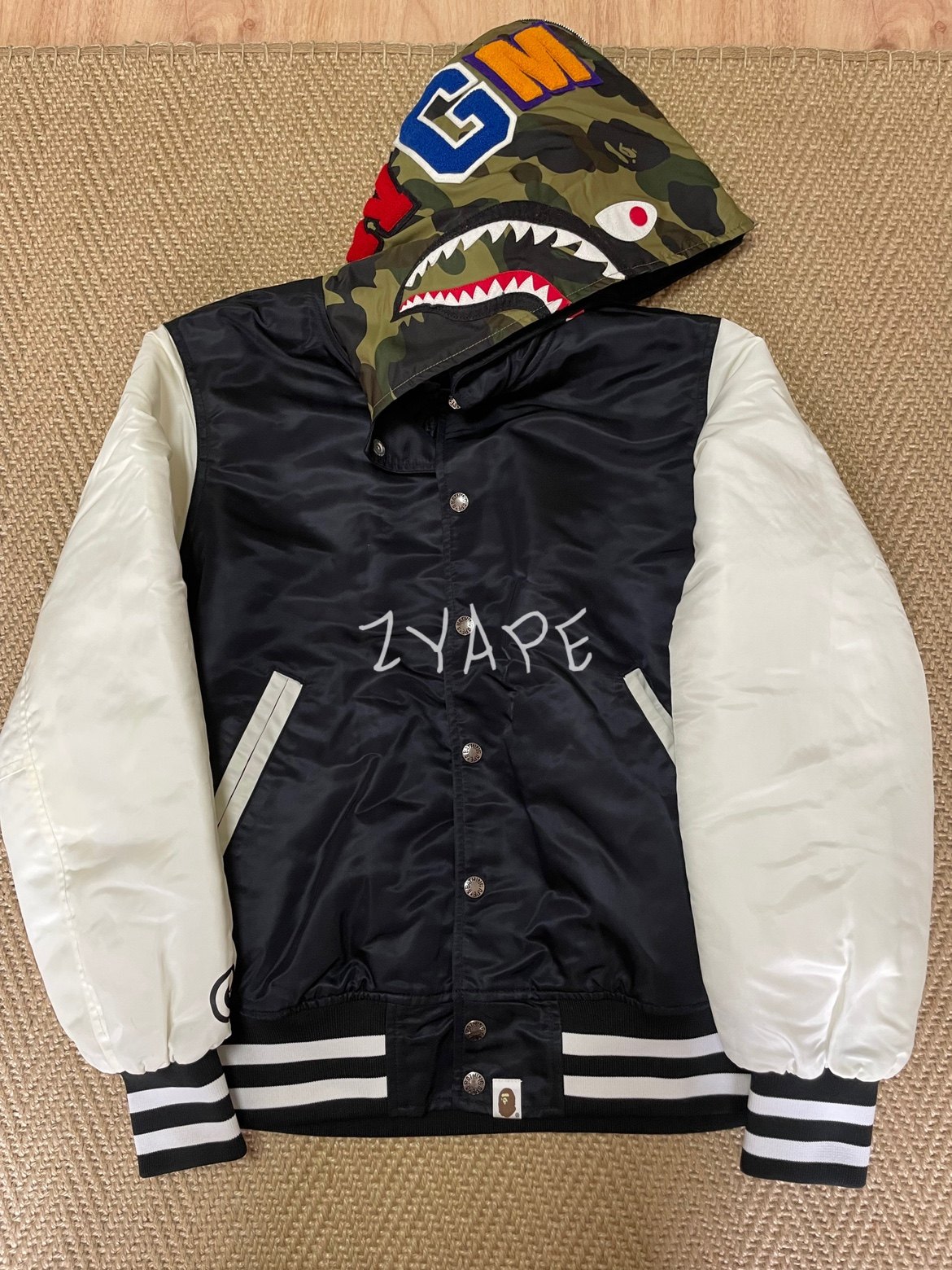 BAPE SHARK JACKET 拼色 丝绸棒球鲨鱼夹克 休闲棉衣