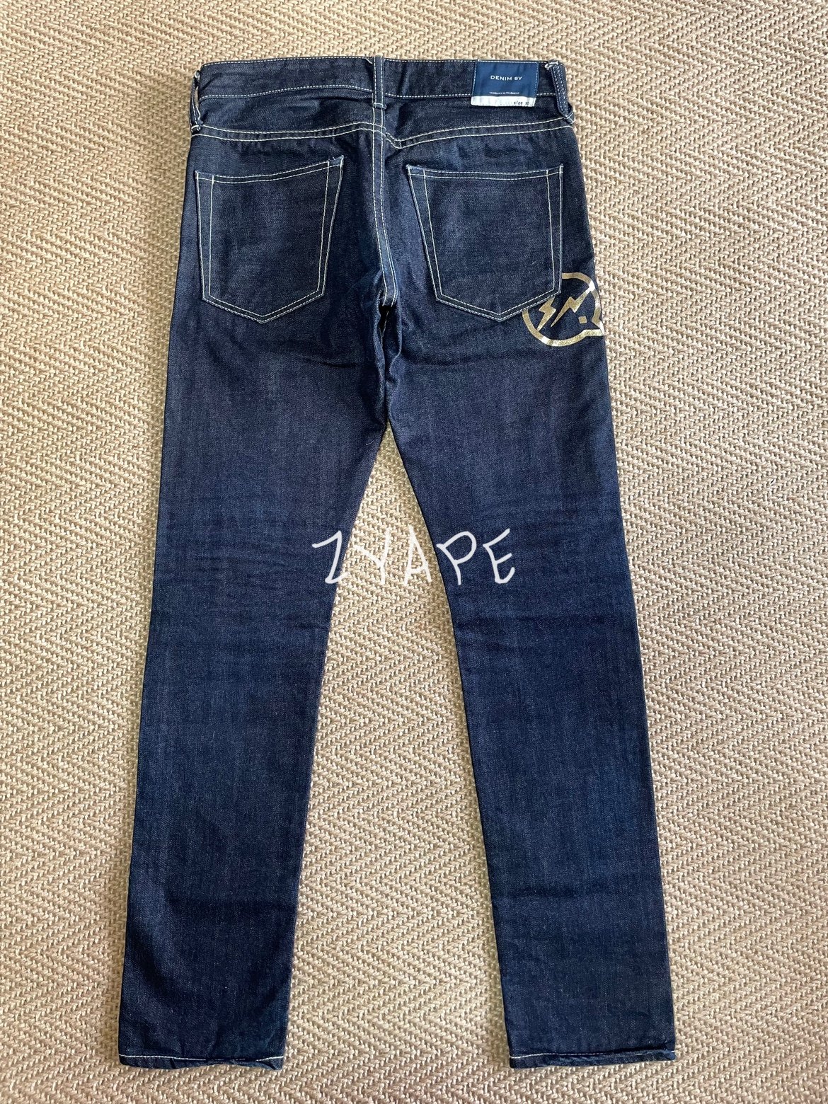 DENIM BY VANQUISH & FRAGMENT 藤原浩金闪电原色修身牛仔裤