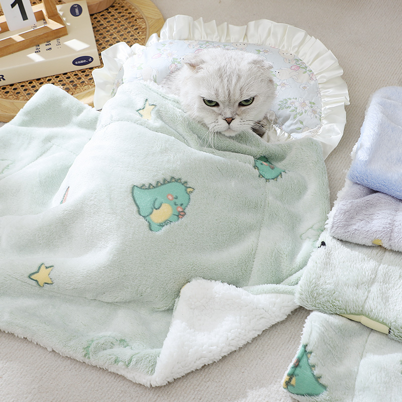 小猫垫子银渐层幼猫防着凉地垫