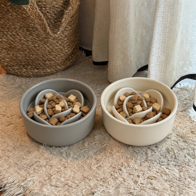 狗碗狗狗慢食碗吃饭用小狗防噎缓食花瓣陶瓷碗减缓进食比熊约克夏
