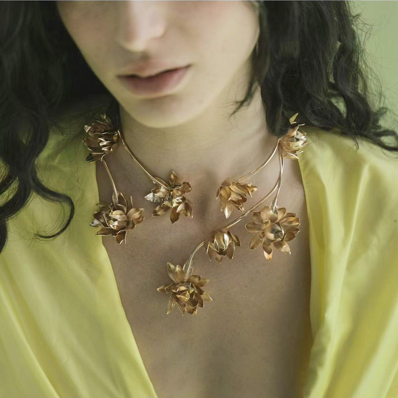 夸张走秀款金色藤曼花朵项链女个性金属多层锁骨链颈链新娘配饰潮