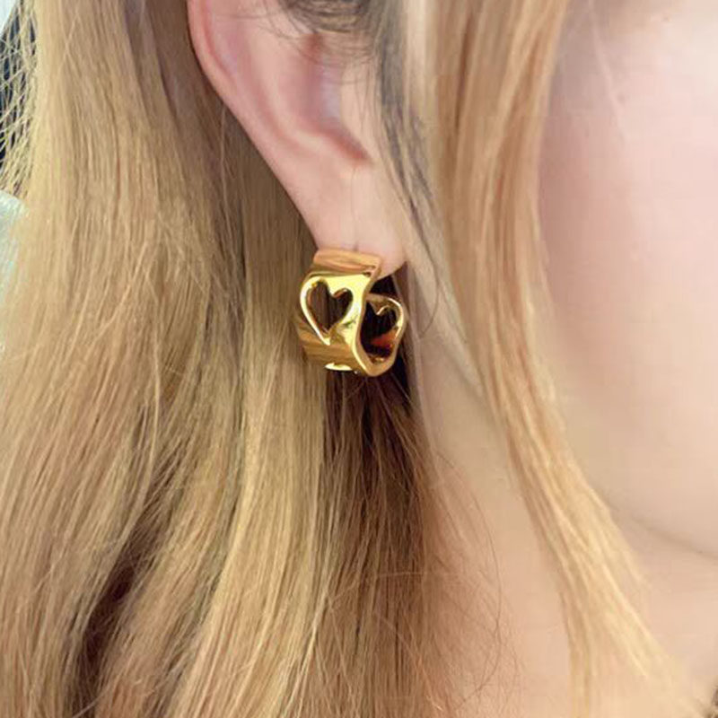 法式金色爱心C圈耳环桃心耳钉女