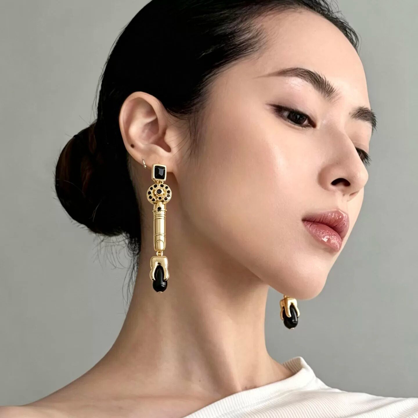 独特漂亮耳环金色长款水滴珍珠耳环女2026新款爆款黑色宝石耳夹潮