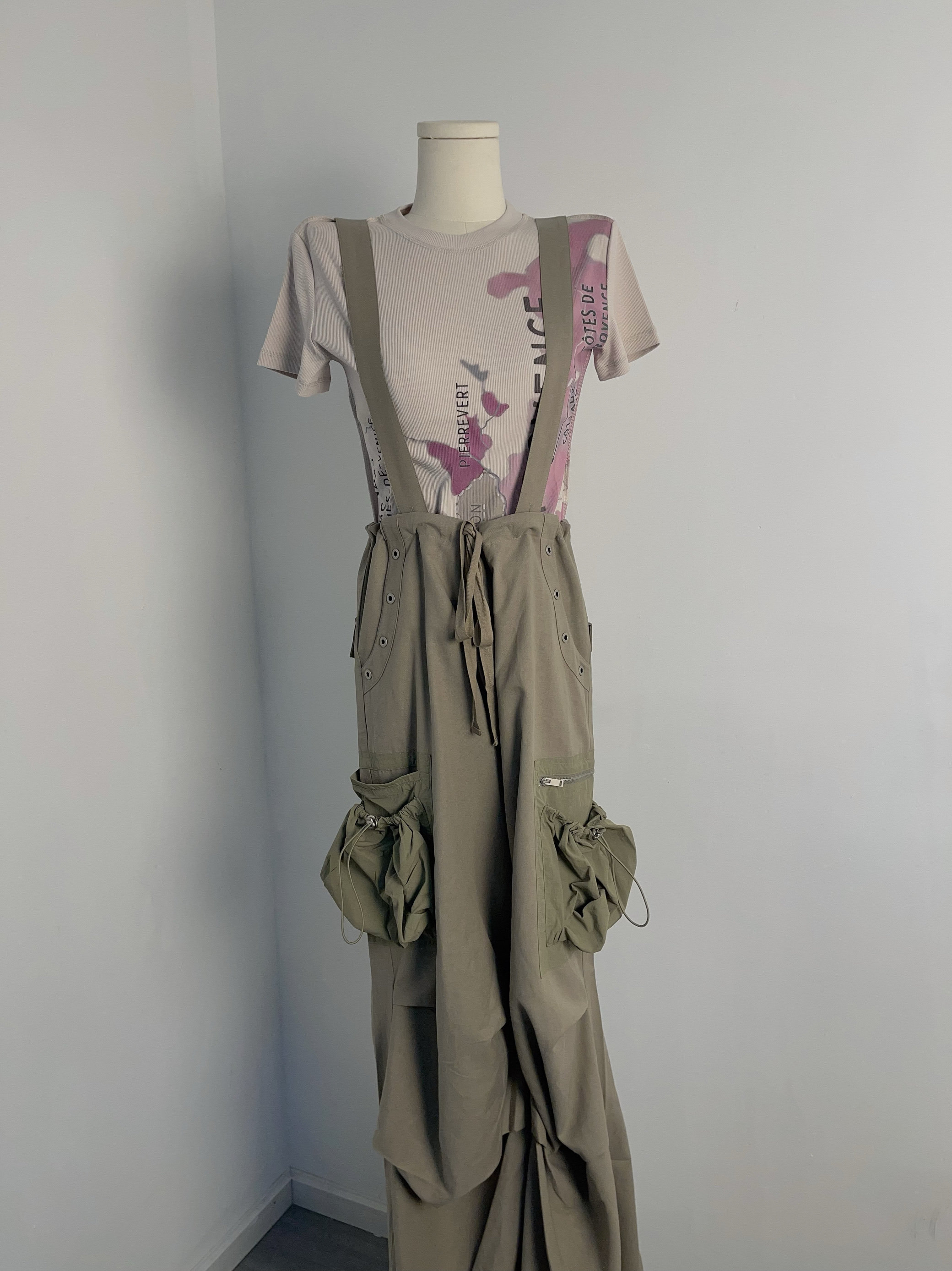 MUSIUM24春夏女款时尚宽松工装背带休闲裤潮酷天丝面料