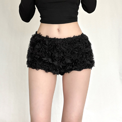 KLIOU 时尚辣妹风立体花朵装饰休闲裤女设计感小众显瘦百搭短裤潮
