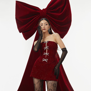 KLIOU 女 年会穿搭亮闪闪镂空蝴蝶结抹胸背心显瘦高腰A字短裙套装