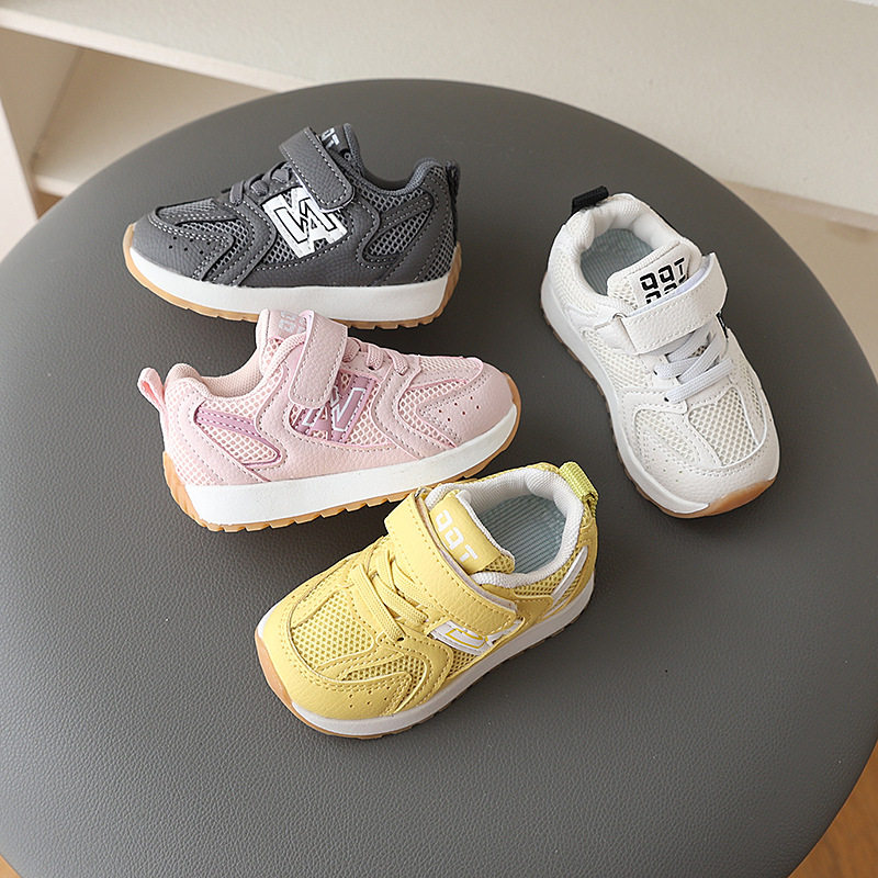 童鞋儿童运动鞋春秋新款透气网鞋男童软底跑步鞋女童小孩阿甘鞋