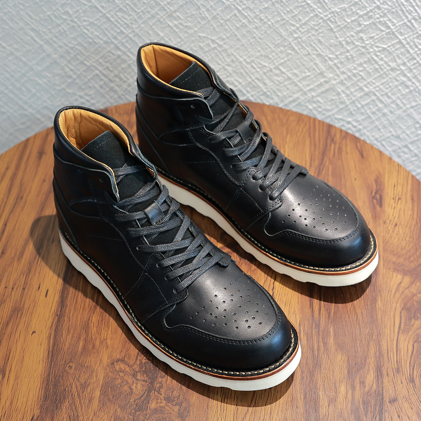 AJ1高帮运动鞋头层牛皮休闲板鞋厚底工装鞋固特异手工真皮男短靴