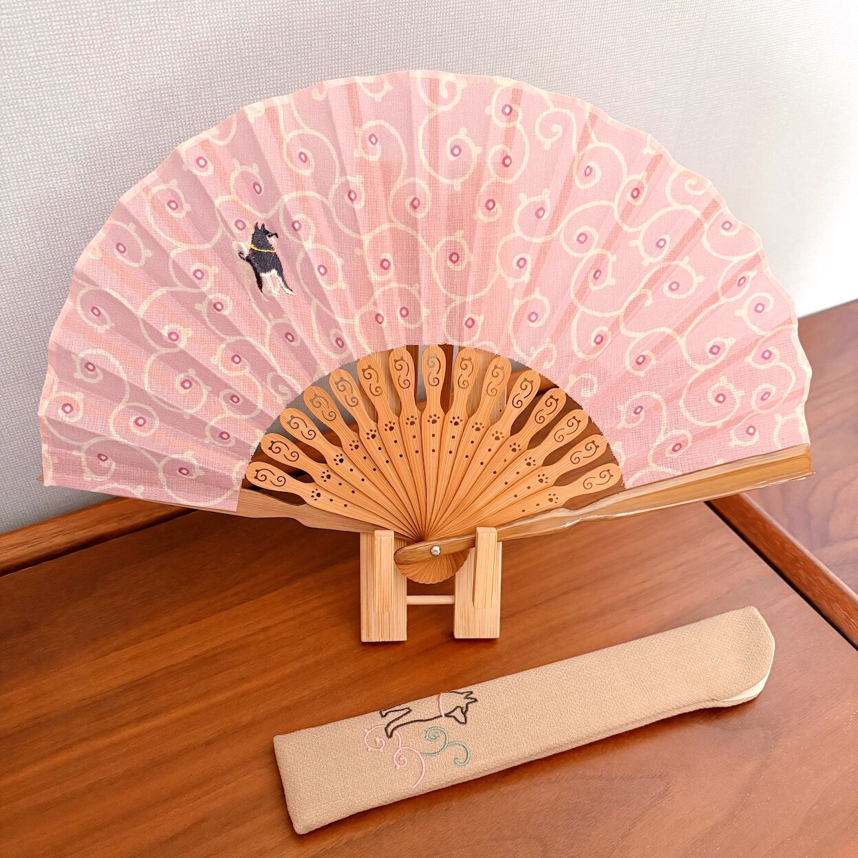 「京都和风」日本进口鸠居堂和风淑女用贴布折扇刺绣扇袋套装柴犬