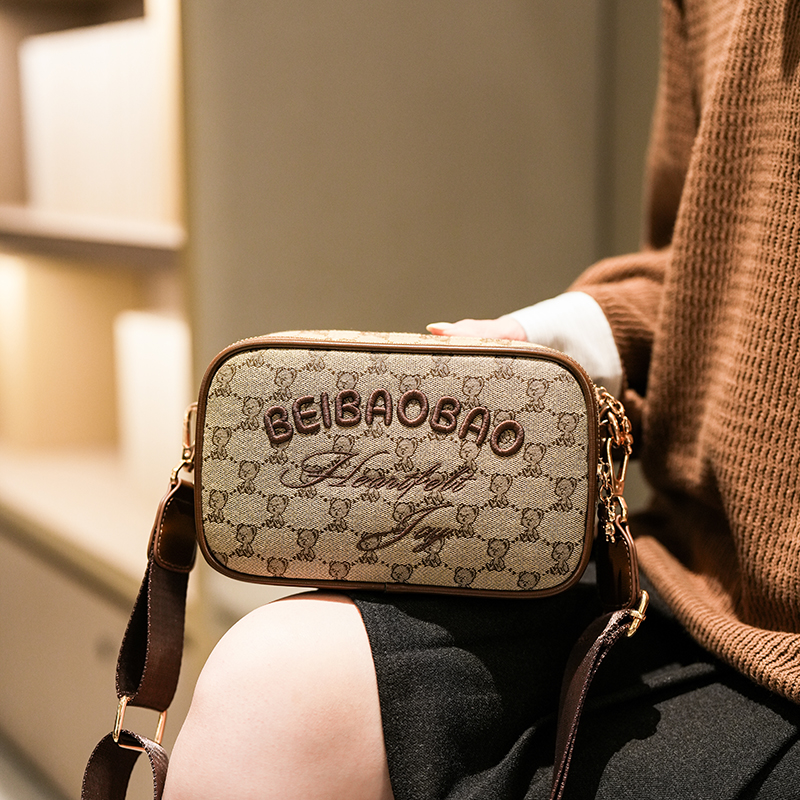 北包包2025新款时尚百搭小方包