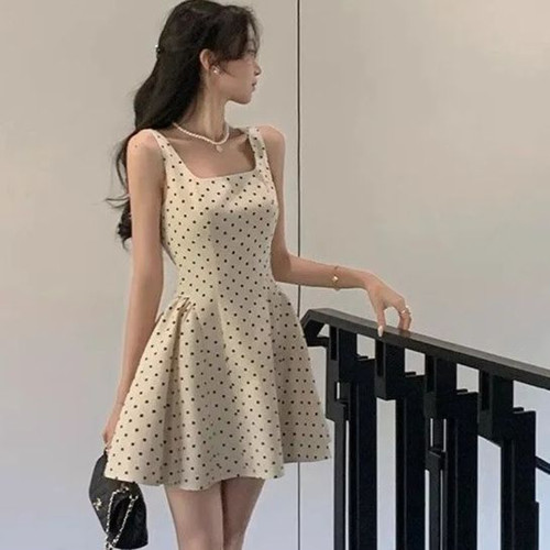 法式甜辣妹纯欲风连衣裙气质夏季波点海边度假显瘦A字短裙连衣裙