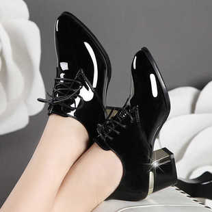 新款软底耐磨小皮鞋春秋真皮中跟女士皮鞋粗跟漆皮系带工作单鞋女