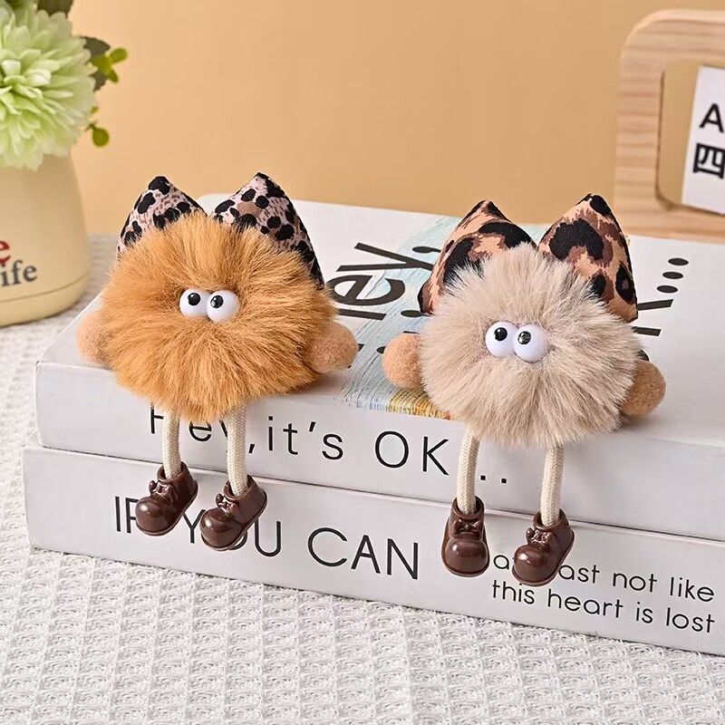 2026新款豹纹獭兔毛包包挂件可爱小煤球带铃铛情侣精致汽车钥匙扣