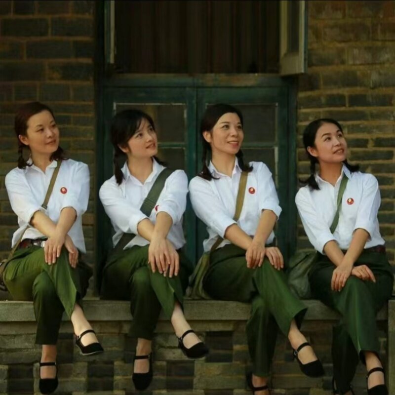 成人合唱芳华舞蹈演出服知青学生男女七八十年代怀旧服装绒花舞蹈