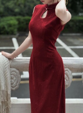 画报夫人 自制新中式秋季针织提花红色水滴领旗袍 红墙蝴蝶