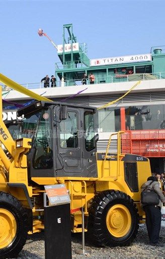 柳工835装载机前档 后挡 铲车左右门窗侧角挡风玻璃 新款的不包邮