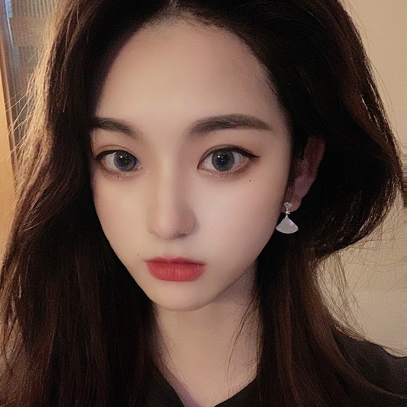 贝壳小裙子耳钉天然珍珠母贝扇形高级感法式网红微镶锆石饰耳环女