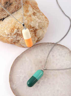 2023新品网红热款树脂胶囊吊坠项链女 欧美跨境个性钛钢项链