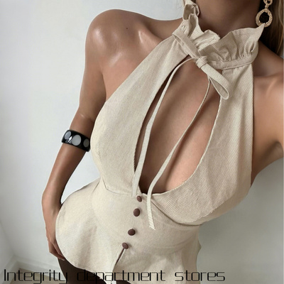 Slimfitlaceupsexysleevelessves