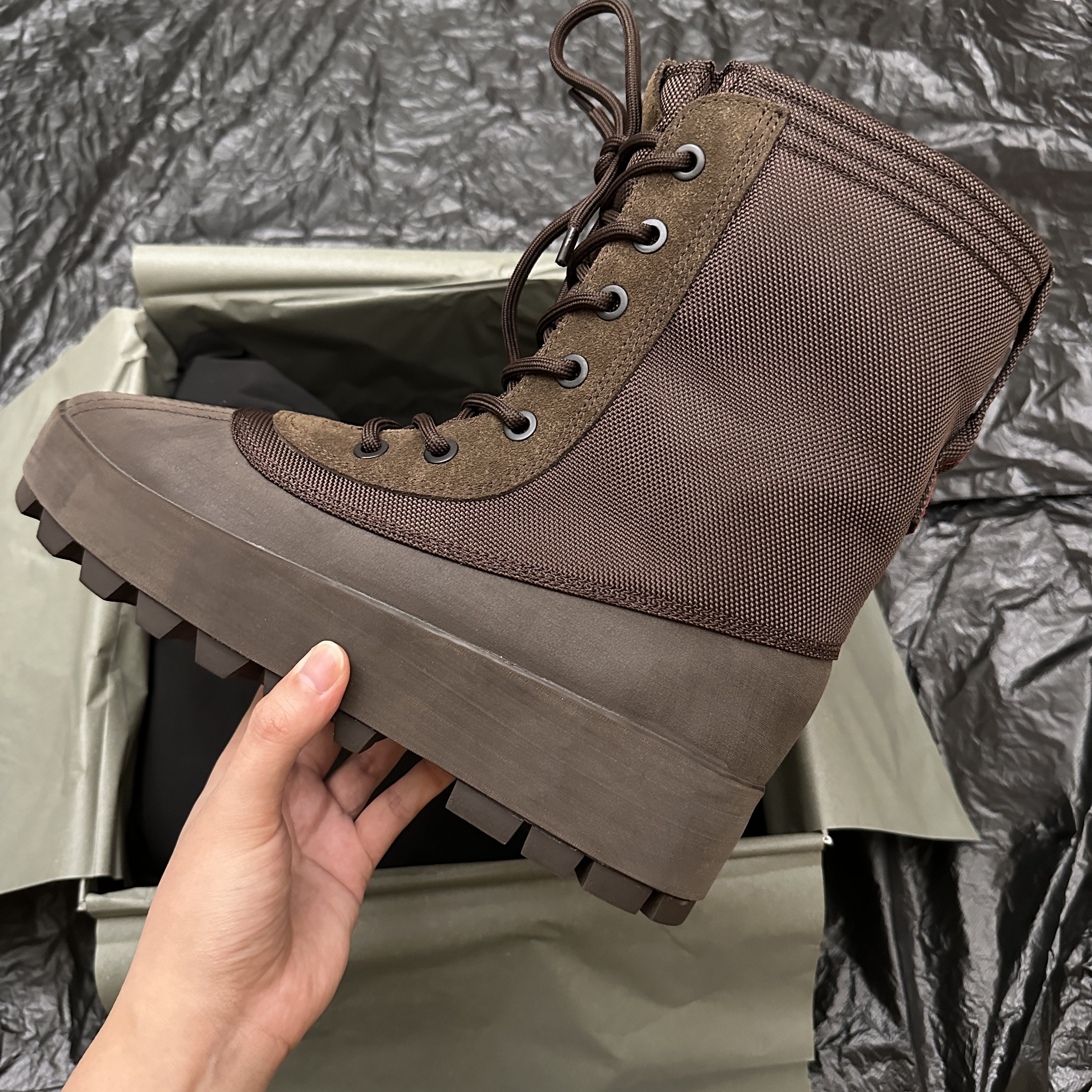 thumbnail for TTP Original High Street Coconut Shoes 950 Cargo Boots Outdoor Boots Duck Hunting Boots Kanye High-Top Shoes yZ Style High Boots