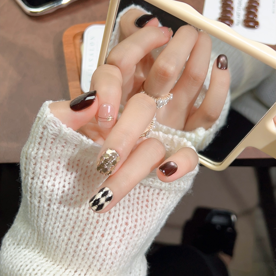 【黑糖烤奶】初秋棕色棋盘格玻璃珠猫眼手工穿戴甲短款豆豆甲美甲