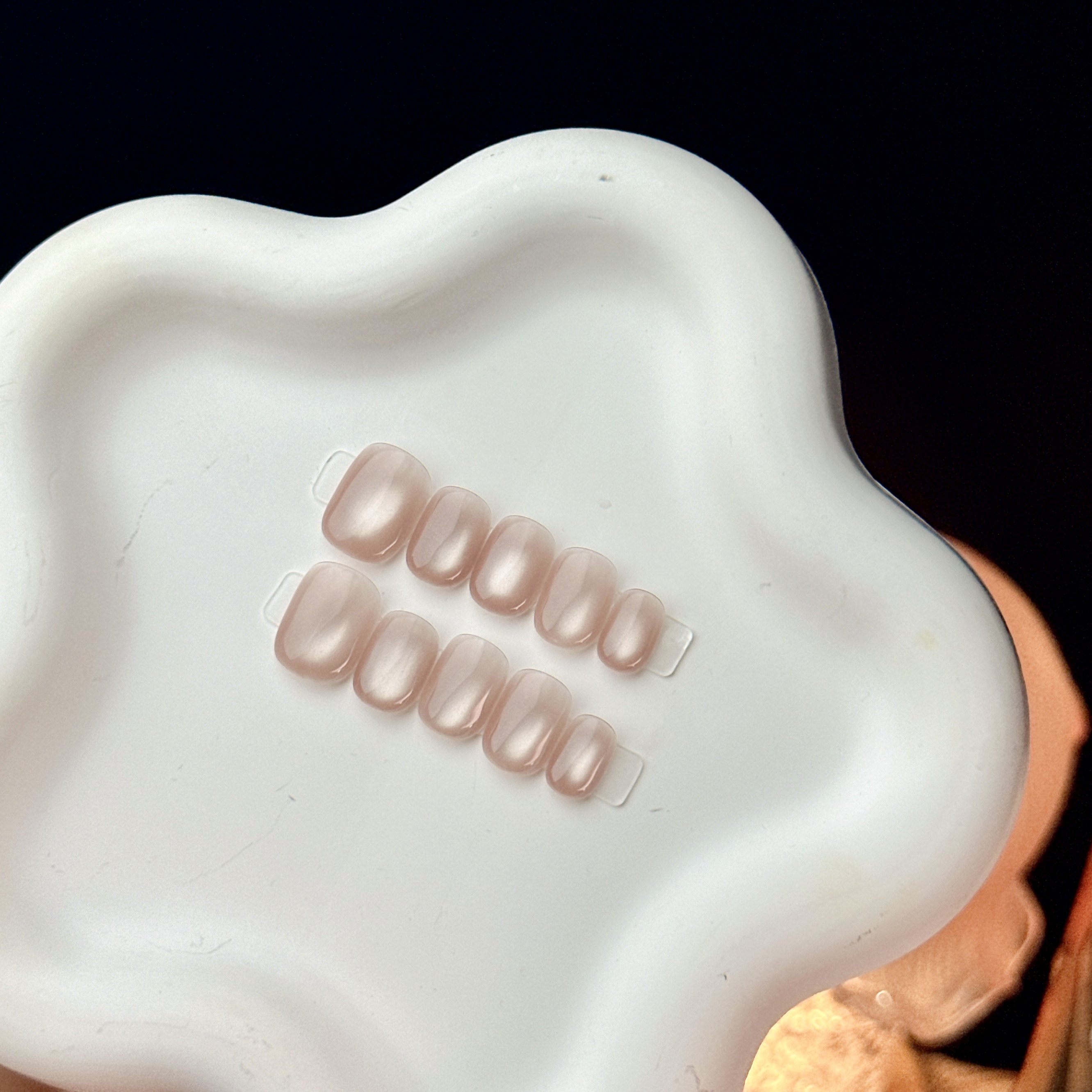 【粉猫眼】 纯手工穿戴甲短款猫眼豆豆甲新款穿戴美甲贴高级感,彩妆/香水/美妆工具,穿戴甲/甲片,淘宝优惠券,粉丝福利购,淘宝优惠卷