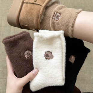 这真的是太萌了~卡皮巴拉刺绣澳绒秋冬保暖