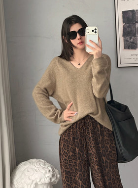 己衣秋款V领宽松显瘦针织毛衣女
