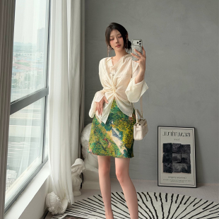 己衣 油画印花半身裙女夏高腰显瘦A字包臀中长款气质艺术感短裙子