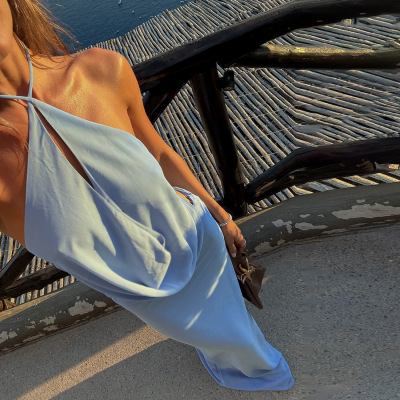 Women sleeveless hanging neck backless long skirt挂脖露长裙