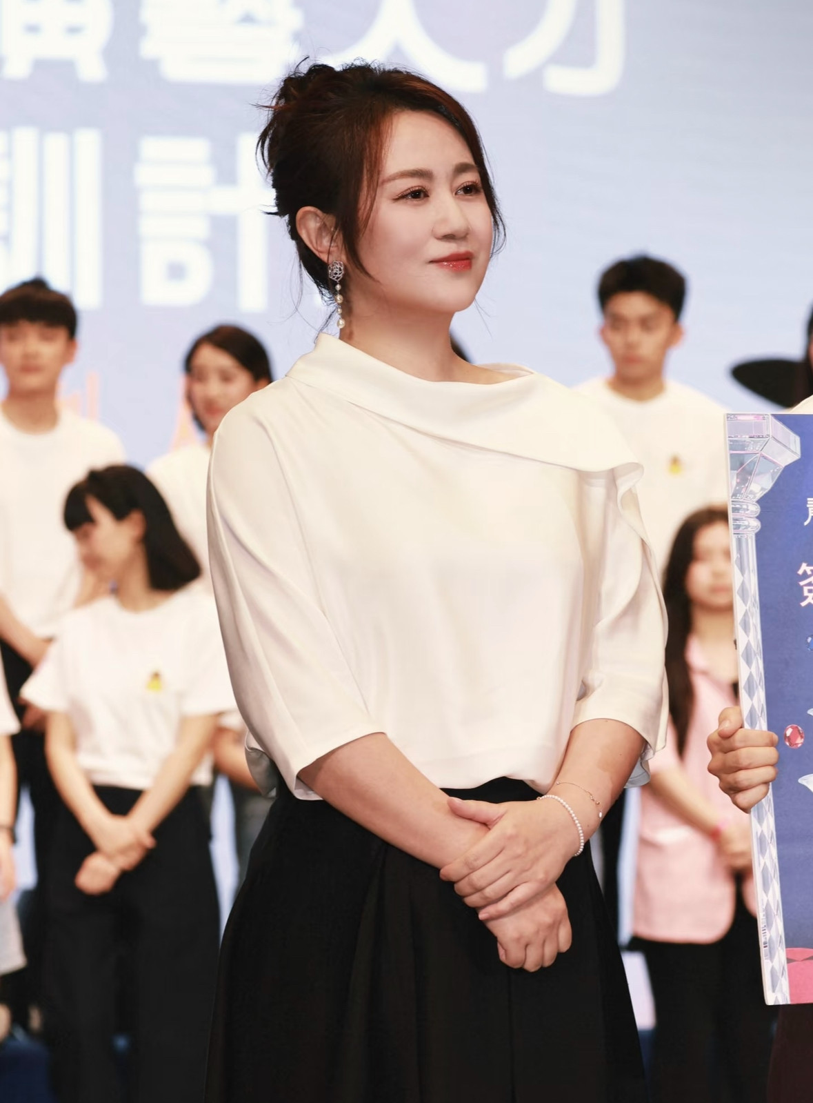 马丽明星同款澳门白色衬衫女2026新高级感通勤职业面试衬衣上衣潮