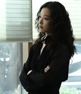 隐身 连衣裙春秋v领收腰裙子女衣服雪纺黑色 名字倪妮任小名同款