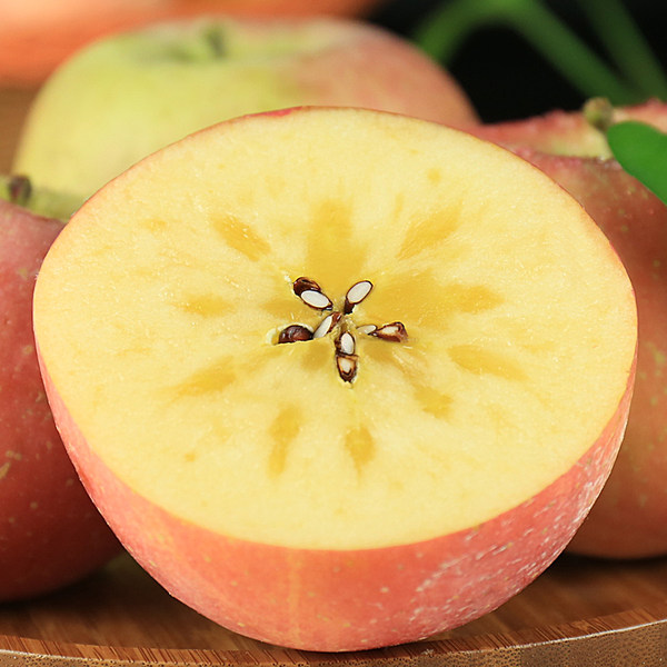 年贡园 烟台冰糖心红富士苹果 5斤装 优惠券折后￥19.9包邮（￥29.9-10）