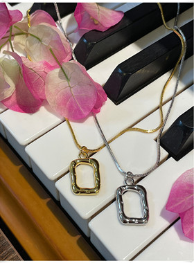 复古法式方形吊坠项链博主街拍