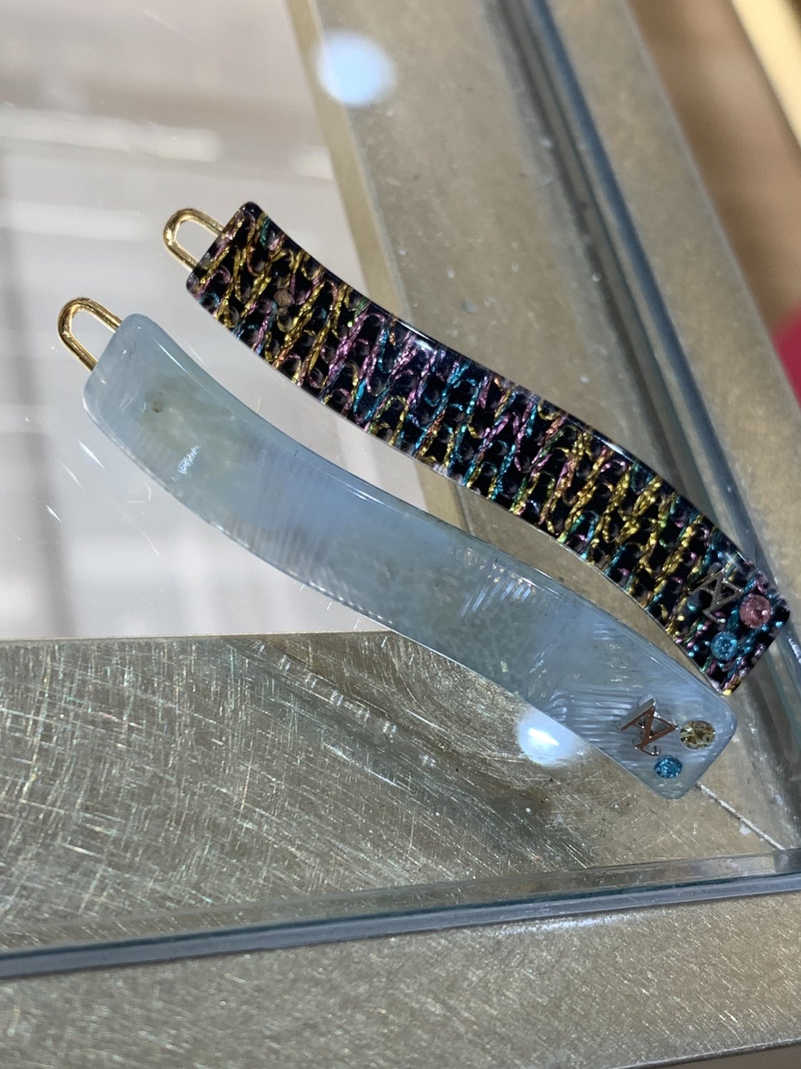 alexandrezouari亚历山大施华利发饰幻彩格子贝壳蓝刘海小边夹2色