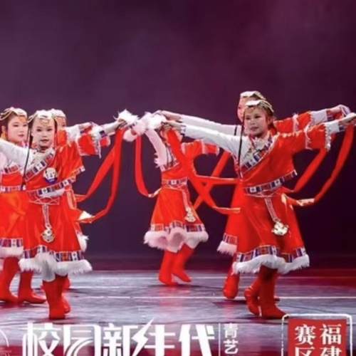 女童向阳心声藏族舞蹈服