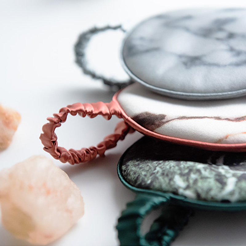 puebco真丝眼罩防透光艺术图案清凉适用时尚外形办公室家用助睡眠